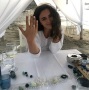 Щерката на Гущеров вдига сватба след романтично предложение на плажа (Снимки)