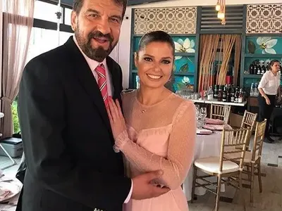 Алекс изритана от работа без обяснения, с Ники Кънчев започнаха да водят сватби