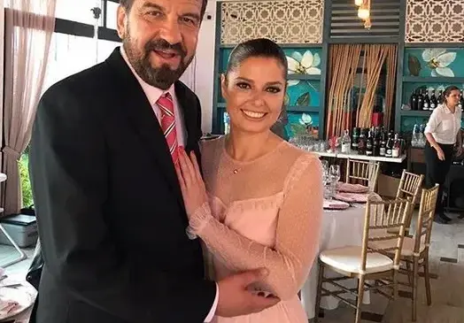 Алекс изритана от работа без обяснения, с Ники Кънчев започнаха да водят сватби