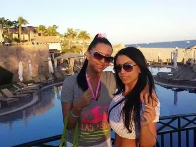 Анита Мейзер спечелила цяло състояние от американската лотария и прехвърлила имотите на дъщеря си