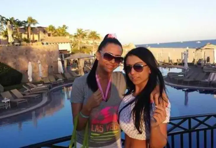 Анита Мейзер спечелила цяло състояние от американската лотария и прехвърлила имотите на дъщеря си