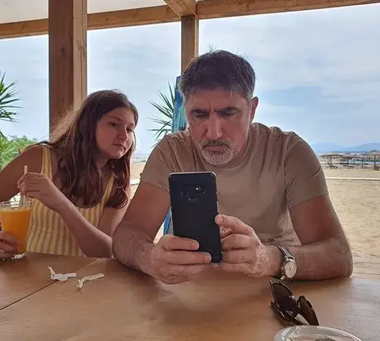 Башар заведе любовницата и щерка си на БГ море (Снимки)