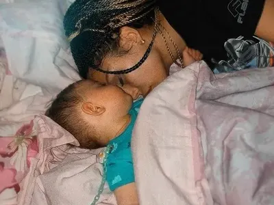 Бебето приспа Джулиана