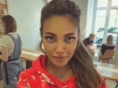 Бившата на Благо се похвали с ОГРОМЕН годежен пръстен! (ФОТО в галерия)