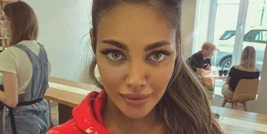 Бившата на Благо се похвали с ОГРОМЕН годежен пръстен! (ФОТО в галерия)