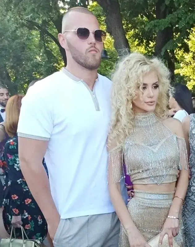 Чалгарката Лидия на бал (Протежето на Галин вдигна луд купон със съучениците си)