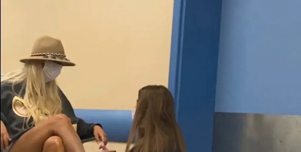 Цирк?! Андреа по спешност в Пирогов, Моника Валериева снима като папарак
