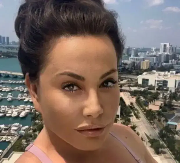 Дарина Павлова се подмлади до неузнаваемост (Мадам Мулти няма нито една бръчица по лицето си)