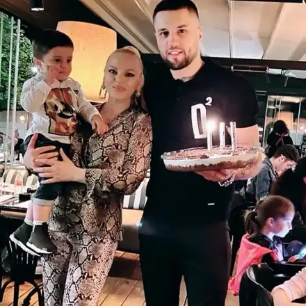 ДесиСлава глези младото си мъжленце