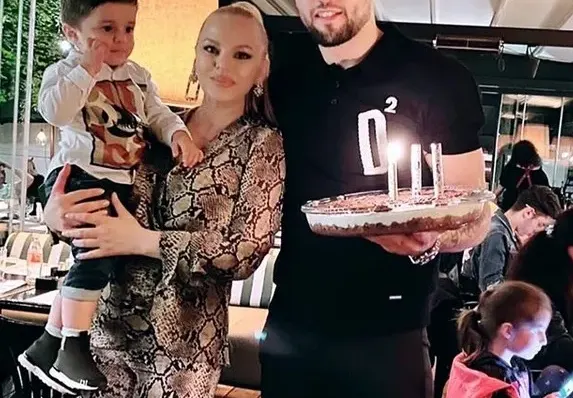 ДесиСлава глези младото си мъжленце