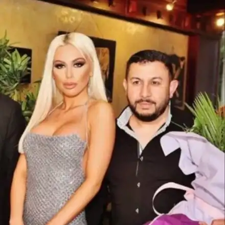 Ето я жертвата, която ще се ожени за Мис Плеймейт!