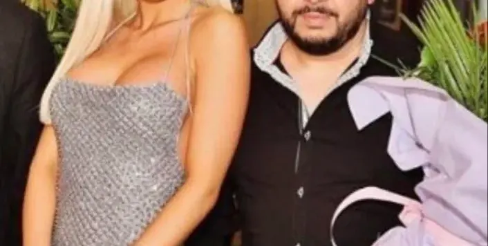 Ето я жертвата, която ще се ожени за Мис Плеймейт!