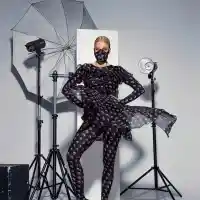 Фенове: Емилия се прави на интересна