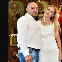 Годжи и половинката му отвориха магазин за алкохол