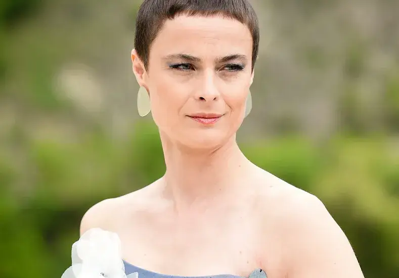 Йоана Буковска продава родната си къща в Габрово