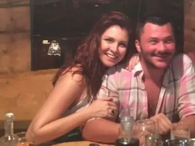 Жени Калканджиева и Тачо се покриха на село след скандалните си арести