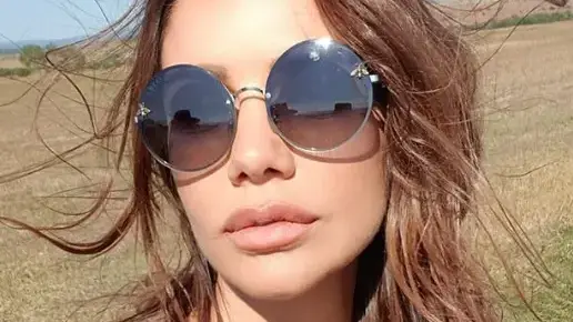 Кали смени имиджа (Певицата вече се подвизава с червена коса)