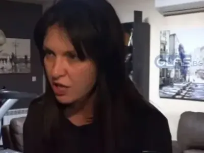 Касиерката на блока в основата на войната между Жени Калканджиева и съседите й