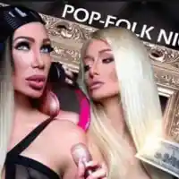 Катрин Вачева захвърля дрехите за горещо шоу като диджейка