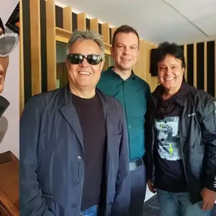 Лорд Евгени Минчев отсече: Галена с очила като Уран и Плутон, братът вляво и братът вдясно да си сменят гардероба + още и СНИМКИ!