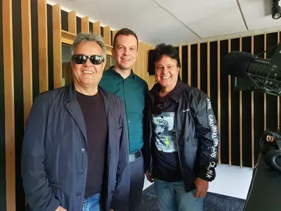 Лорд Евгени Минчев отсече: Галена с очила като Уран и Плутон, братът вляво и братът вдясно да си сменят гардероба + още и СНИМКИ!