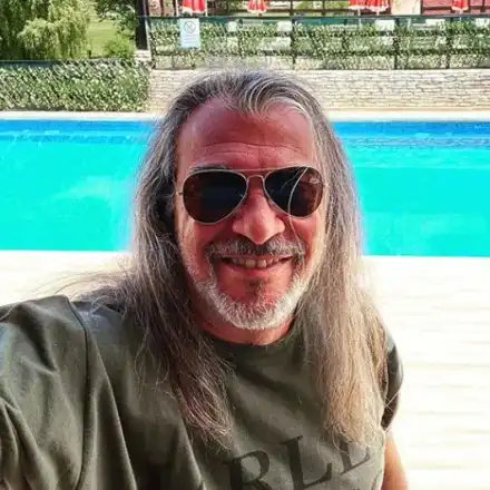 Маги Халваджиян брои 400 бона за майбах! Продуцентът яхна чисто нов „Мерцедес”