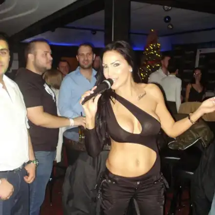 Мая, бившата половинка на Магапаса: Животът в Лас Вегас е по-лесен (Певицата била и танцьорка на пилон, и шофьор на лимузина)