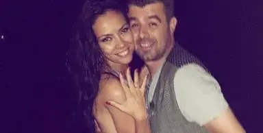 Мис България чака бебе от основателя на Каффе