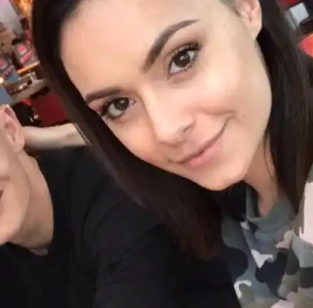 Миска, футболно гадже, си взе за домашни любимци... охлюви!