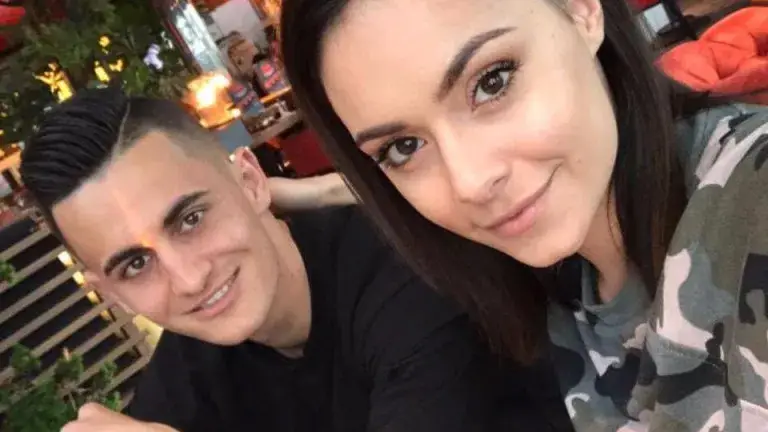 Миска, футболно гадже, си взе за домашни любимци... охлюви!