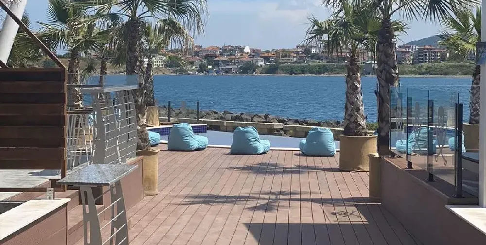 Най - яката новина за лятото! THEATRO BEACH port Царево отваря след дни! Събирателна точка на релакс, наслада и парти (Снимки)