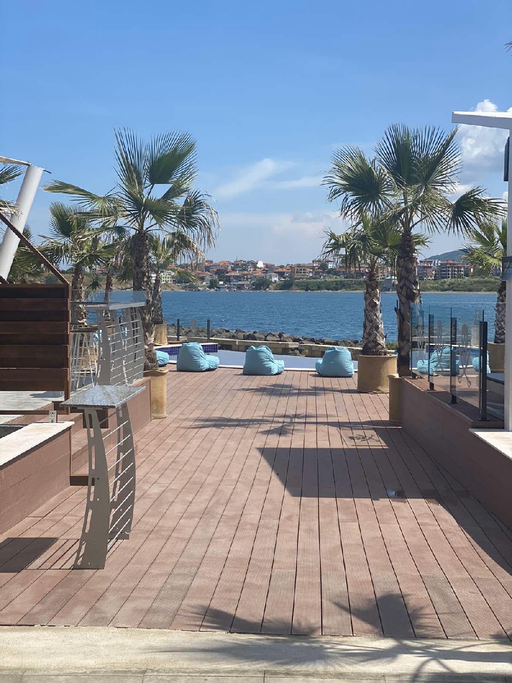 Най - яката новина за лятото! THEATRO BEACH port Царево отваря след дни! Събирателна точка на релакс, наслада и парти (Снимки)
