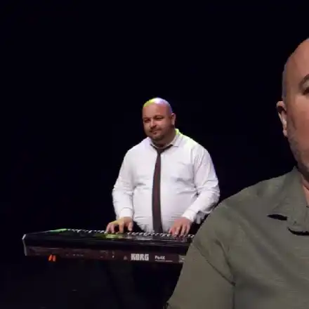 Орхан Мурад става рокаджия