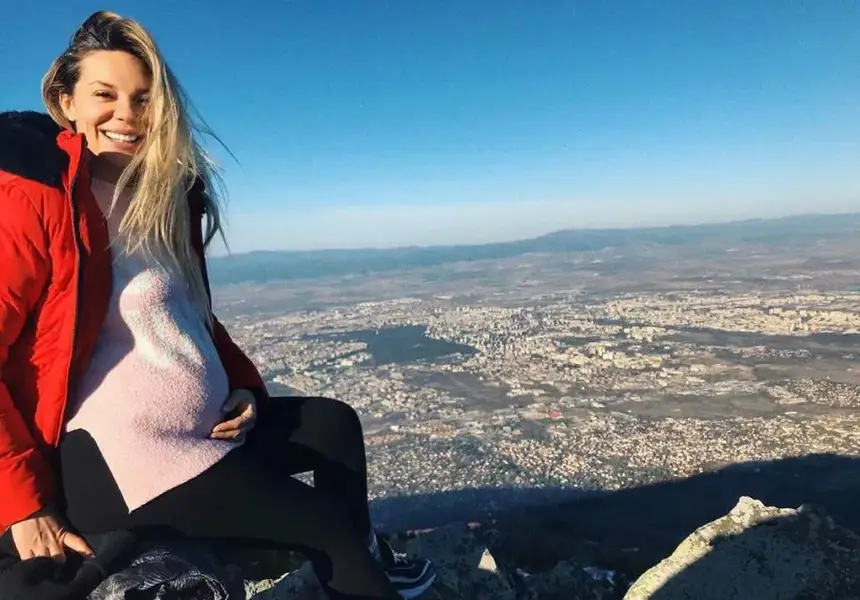 Още една певица в отбора на бременните: Вяра Атова очаква първото си дете
