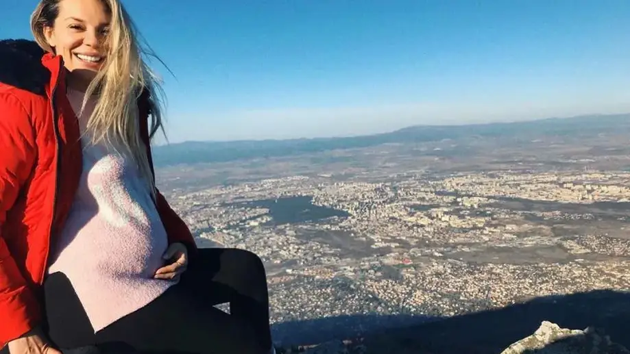 Още една певица в отбора на бременните: Вяра Атова очаква първото си дете