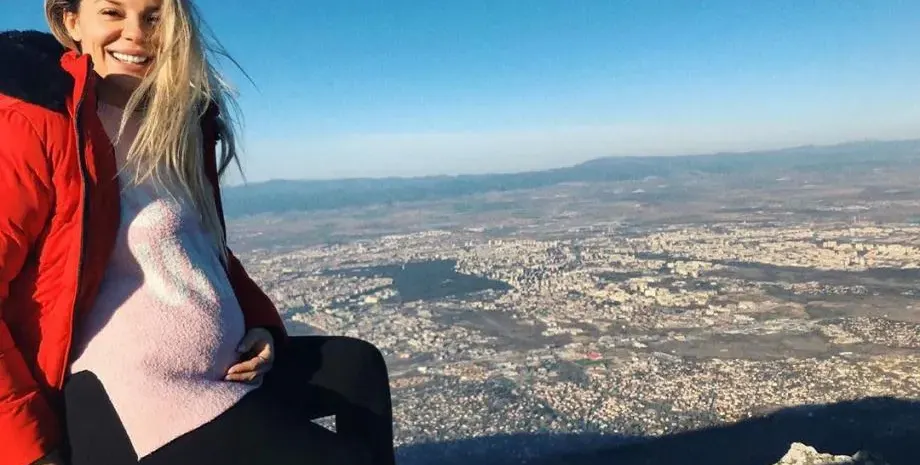 Още една певица в отбора на бременните: Вяра Атова очаква първото си дете