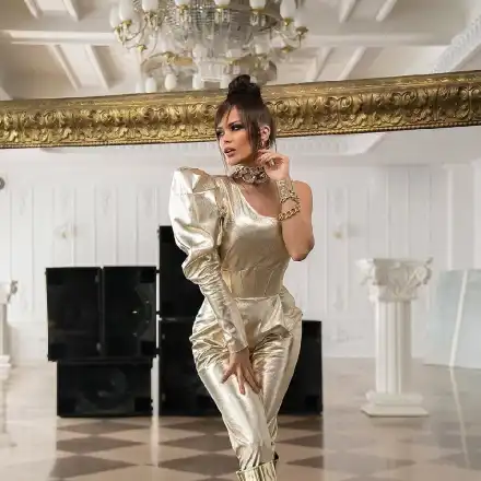 Преслава измести вниманието от злополучната операция на носа си с нов хит