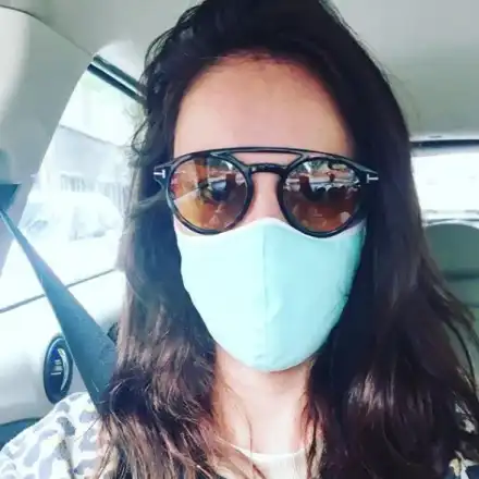 Радина Кърджилова се носи като клошарка (Ходи навсякъде с маска и не си мие косата)