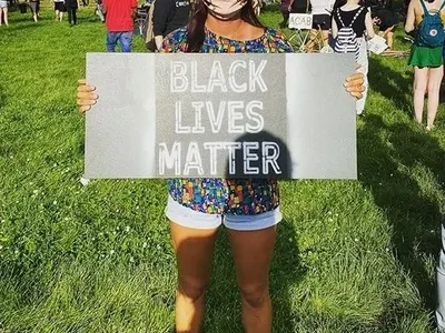 Рут Колева избяга короната в Мексико и цъфна на протести в Ню Йорк