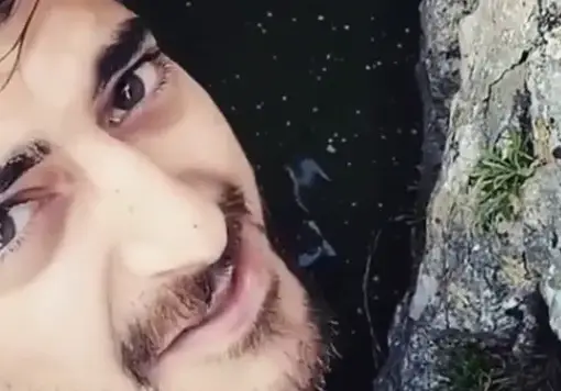 Сашо Кадиев лъсна както Катето Евро го е родила и се хвърли от 8-метрова скала (Снимки)