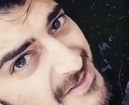 Сашо Кадиев лъсна както Катето Евро го е родила и се хвърли от 8-метрова скала (Снимки)