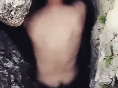 Сашо Кадиев лъсна както Катето Евро го е родила и се хвърли от 8-метрова скала (Снимки)