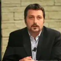 Сценарист на Слави подкара гангстерски джип