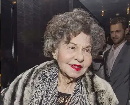 Шуши на Стоянка Мутафова похарчи спестяванията, закъса за пари