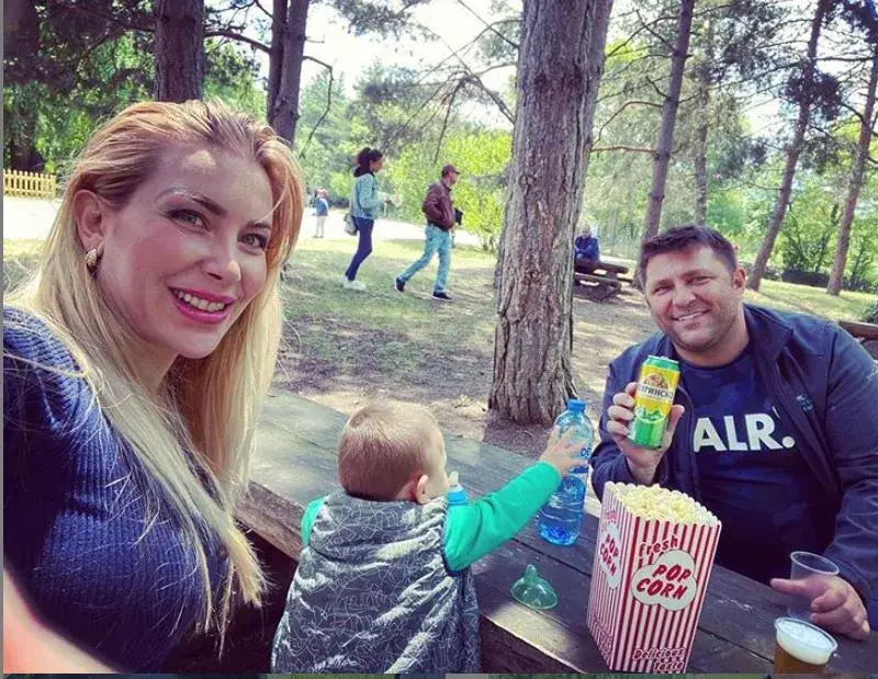 Синът на Тоца посяга за бирата на тати