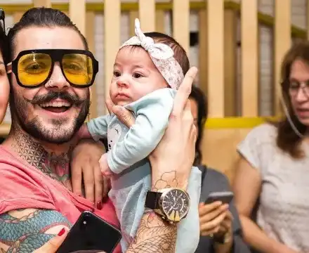 След аферата с танцьорка: Венци Венц се събра с майката на детето си