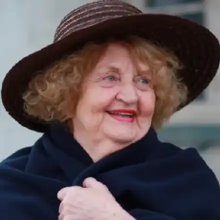 Татяна Лолова няма пари за GSM