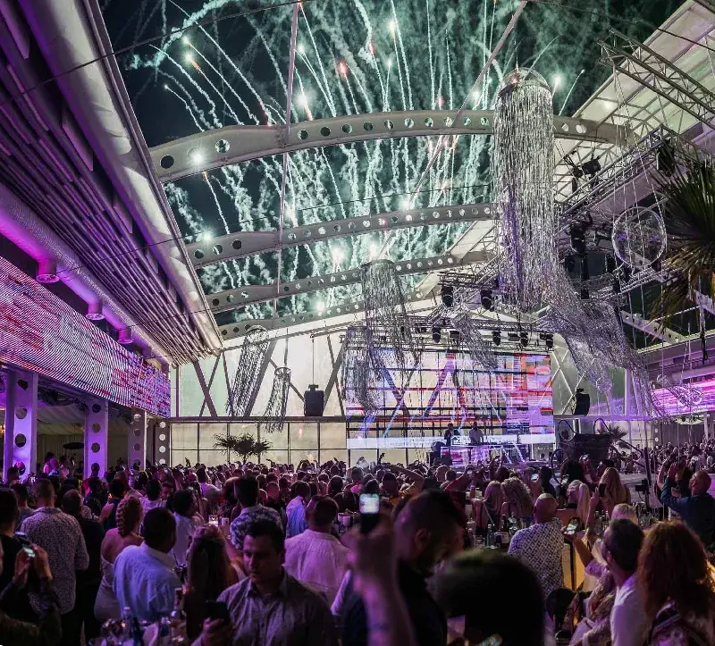 Топ DJ от Миконос открива най-голямата клубна сцена у нас (Снимки)