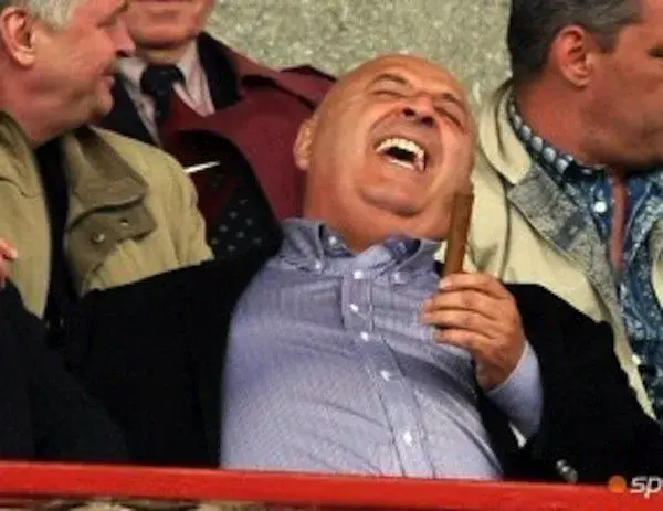 Венци Стефанов не търпи грозотии около себе си, още се обръща след хубави жени