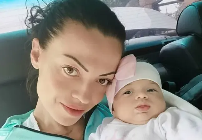 ВУНДЕРКИНД! Бебето на Славея Сиракова вече казва „мама”